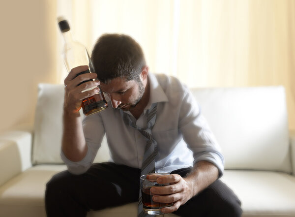 藝人酒后打人 醉酒傷身危害大